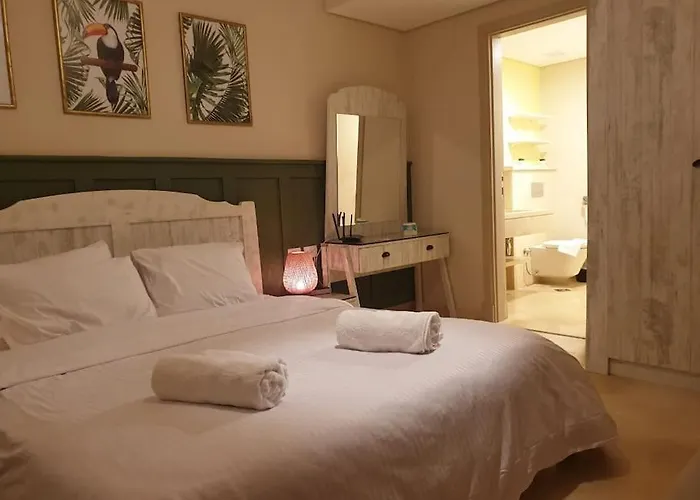 Mangroovy - 1br Gf +2 Beds Garden & Pool View