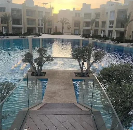 Mangroovy - 1br Gf +2 Beds Garden & Pool View