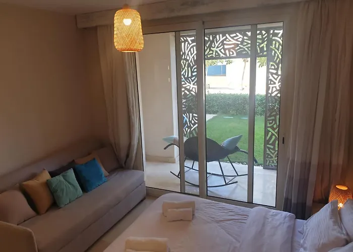 דירה Mangroovy - 1br Gf +2 Beds Garden & Pool View הורגהדה