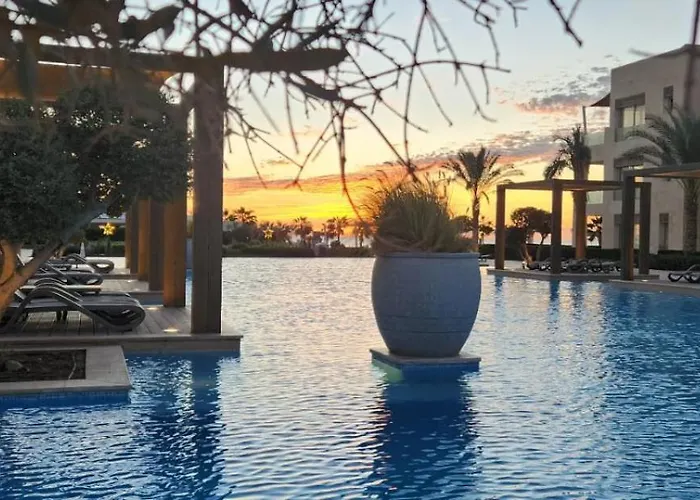 Mangroovy - 1br Gf +2 Beds Garden & Pool View